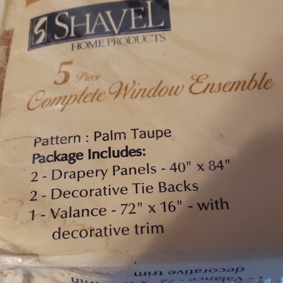 Only the valance and tiebacks left - Picture 2 of 4